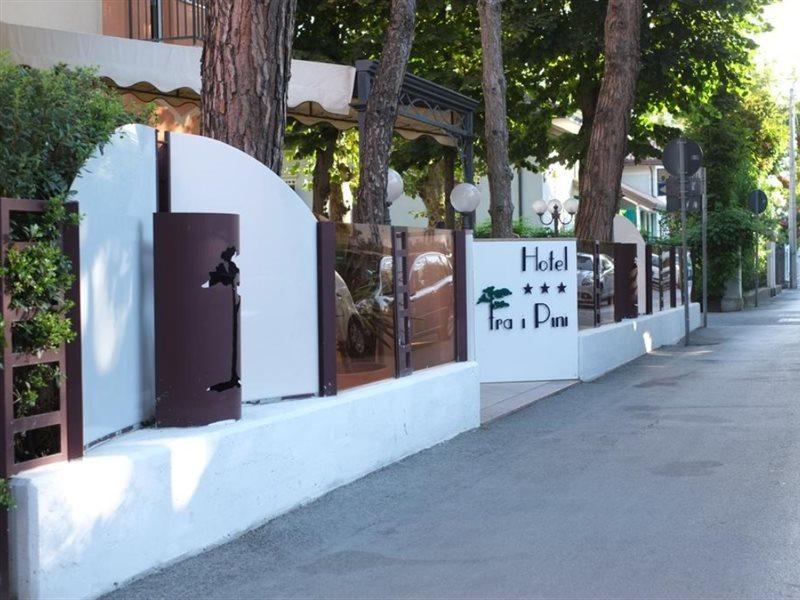 Hotel Fra I Pini Rimini Exterior photo