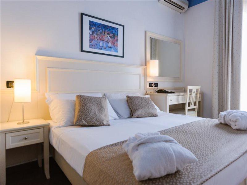 Hotel Fra I Pini Rimini Exterior photo