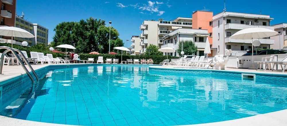Hotel Fra I Pini Rimini Exterior photo